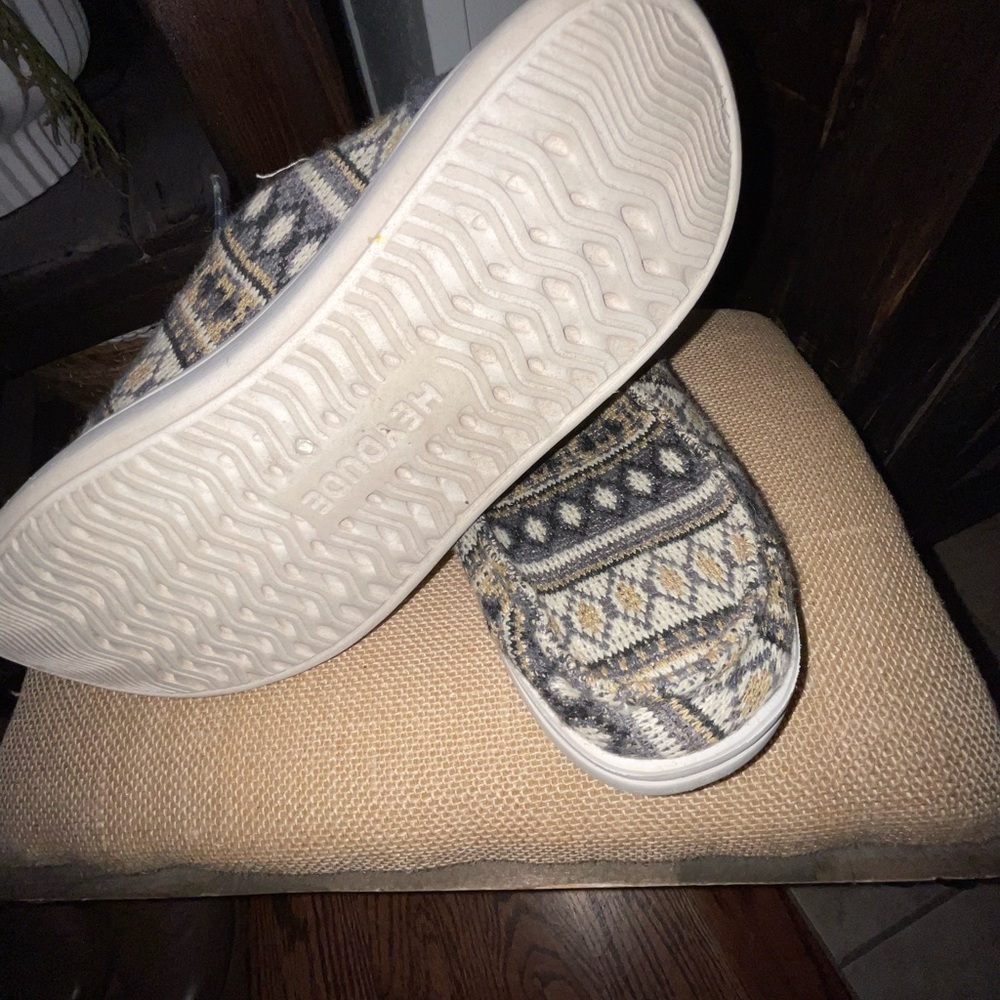 Hey Dude woman’s  Slip-On Slippers - Gray and Cream Pattern - Picture 2 of 2